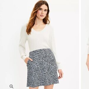 Ann Taylor Loft Mini Skirt Women 4 Black White‎ Leopard Print Zip Stretch